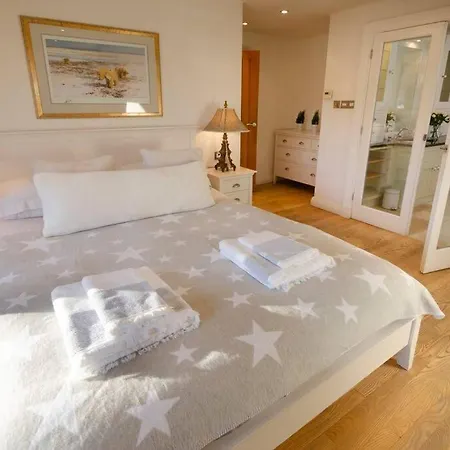 River House, Clappersgate,